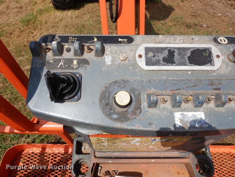 image for item FR9029 2000 JLG 450AJ  boom lift