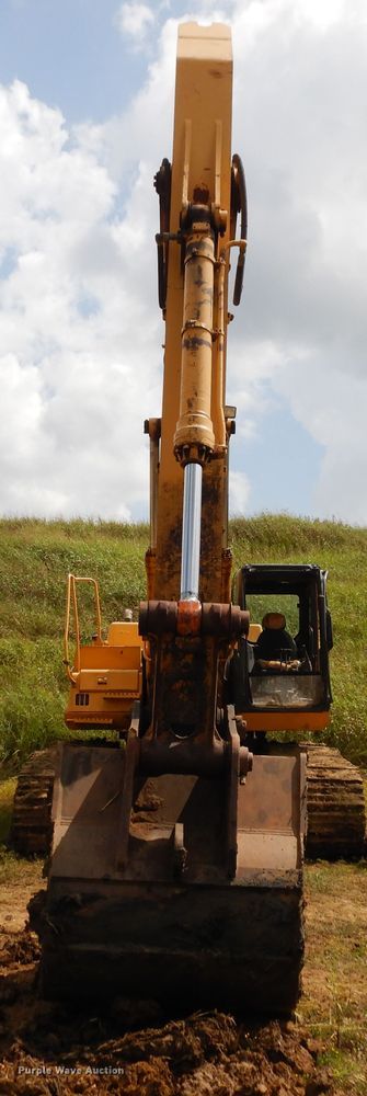 image for item FR9034 2002 John Deere 330C LC  excavator