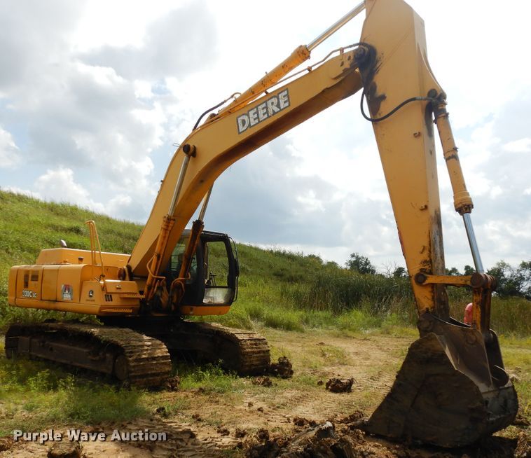 image for item FR9034 2002 John Deere 330C LC  excavator