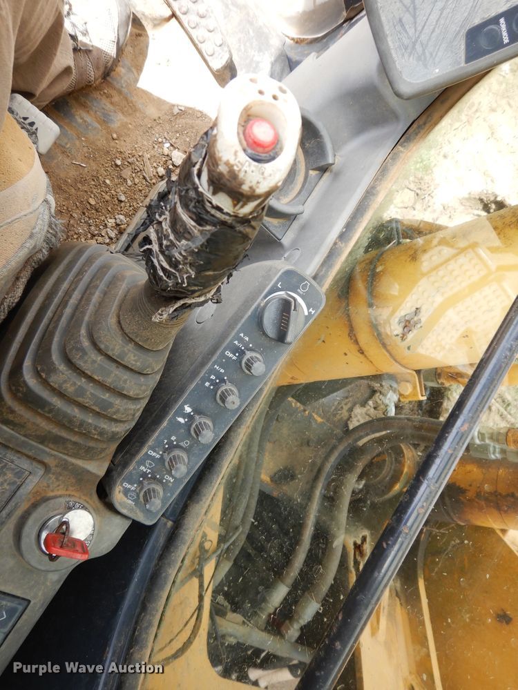 image for item FR9034 2002 John Deere 330C LC  excavator