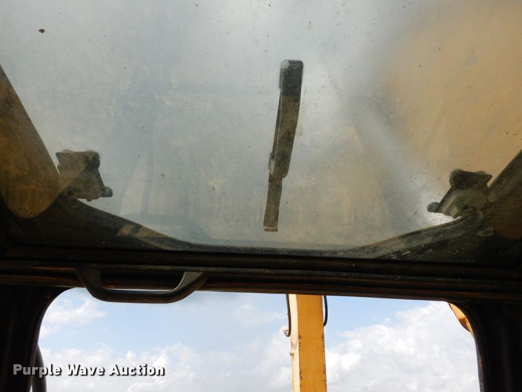 image for item FR9034 2002 John Deere 330C LC  excavator