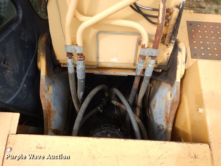 image for item FR9034 2002 John Deere 330C LC  excavator