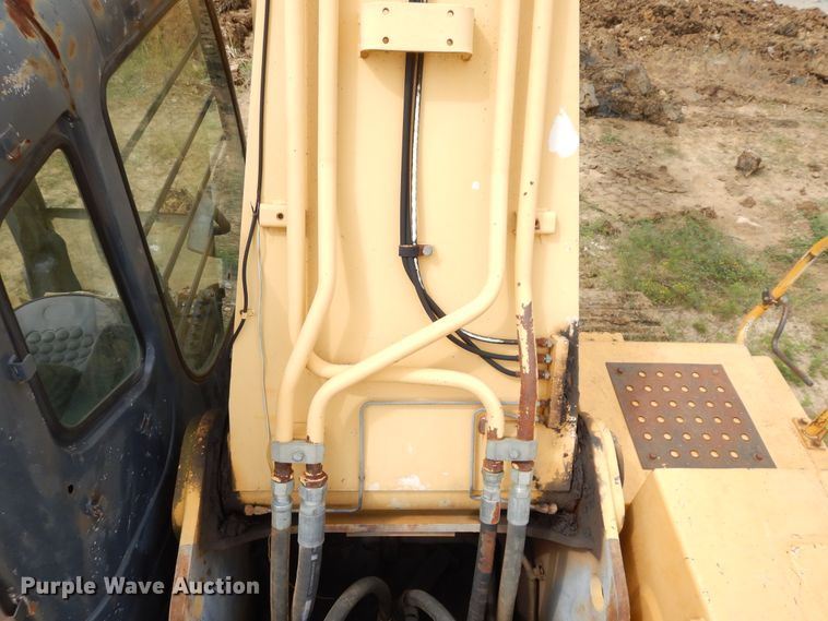 image for item FR9034 2002 John Deere 330C LC  excavator