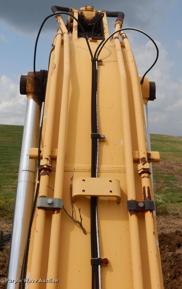 image for item FR9034 2002 John Deere 330C LC  excavator