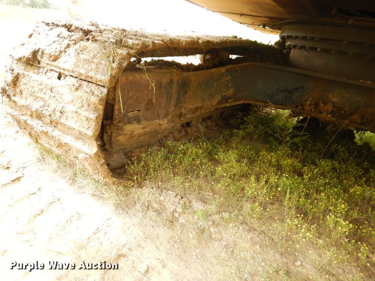 image for item FR9034 2002 John Deere 330C LC  excavator