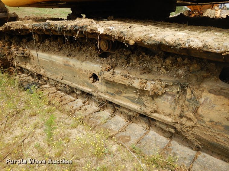 image for item FR9034 2002 John Deere 330C LC  excavator