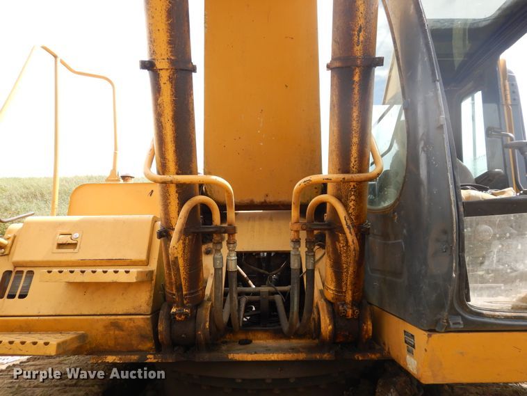 image for item FR9034 2002 John Deere 330C LC  excavator