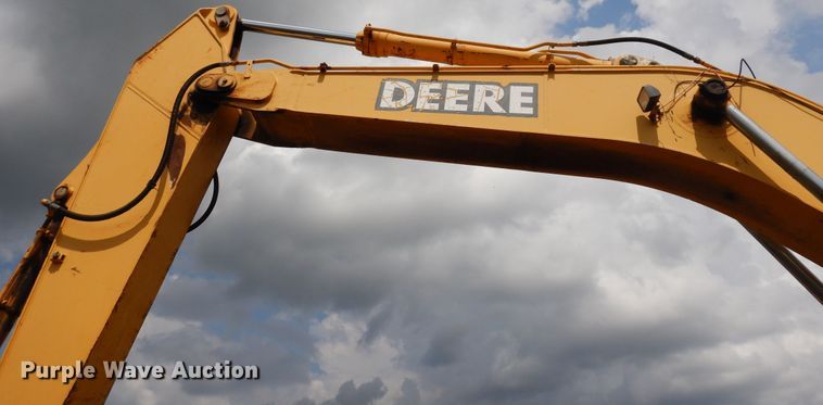 image for item FR9034 2002 John Deere 330C LC  excavator