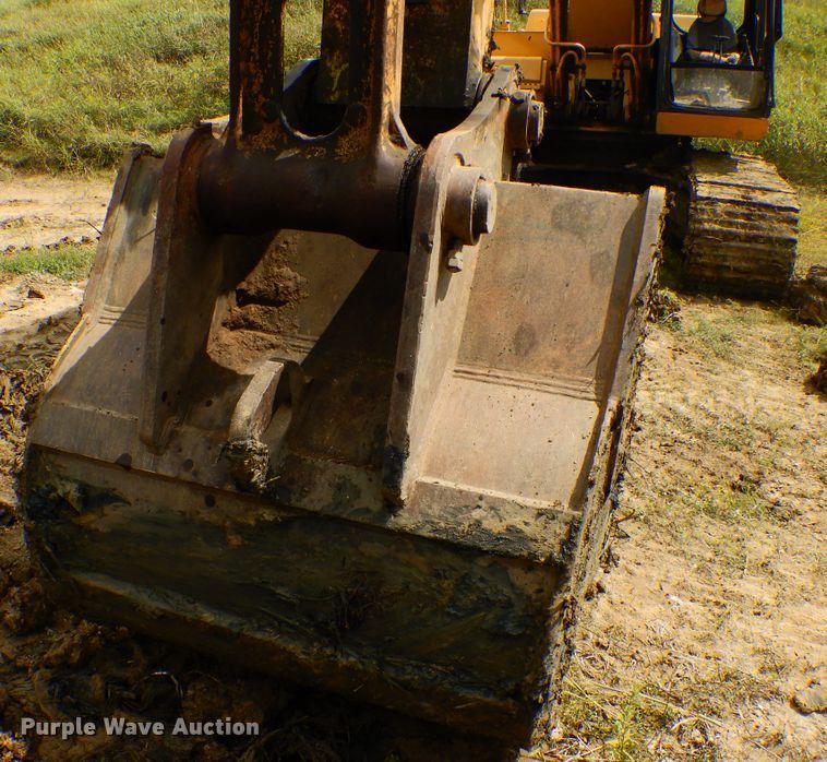 image for item FR9034 2002 John Deere 330C LC  excavator