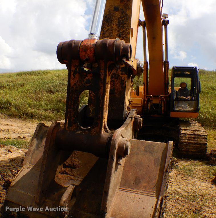 image for item FR9034 2002 John Deere 330C LC  excavator