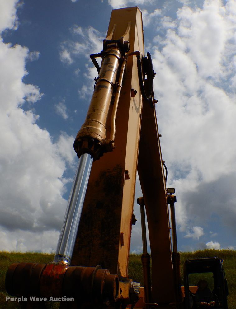 image for item FR9034 2002 John Deere 330C LC  excavator