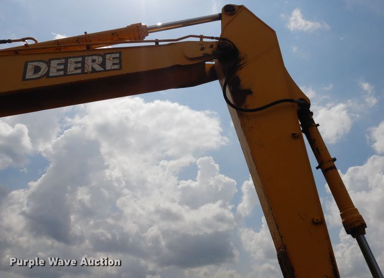 image for item FR9034 2002 John Deere 330C LC  excavator