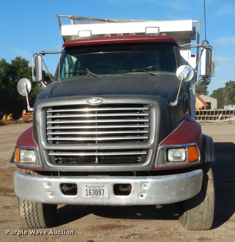 image for item FT9005 1999 Sterling LT9513  dump truck