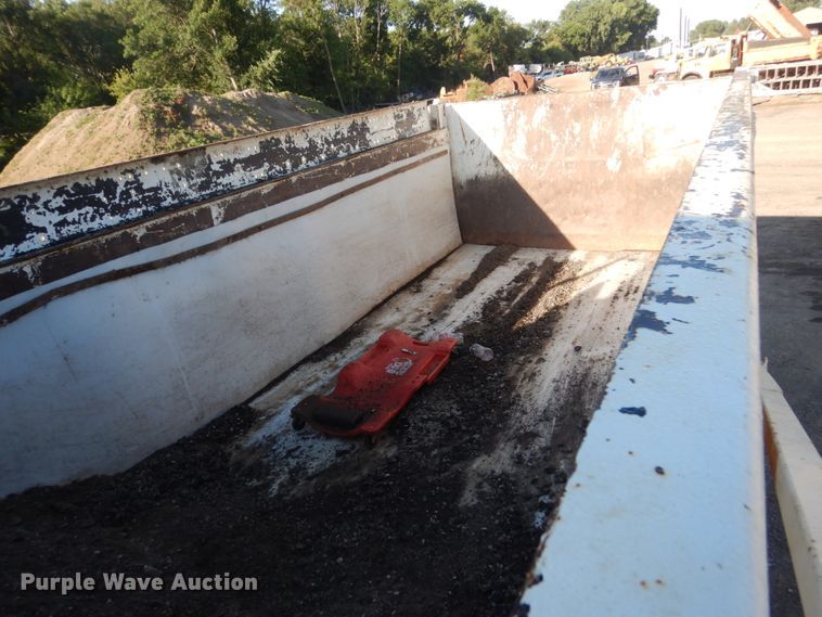 image for item FT9005 1999 Sterling LT9513  dump truck