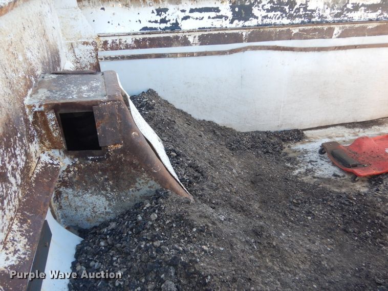 image for item FT9005 1999 Sterling LT9513  dump truck