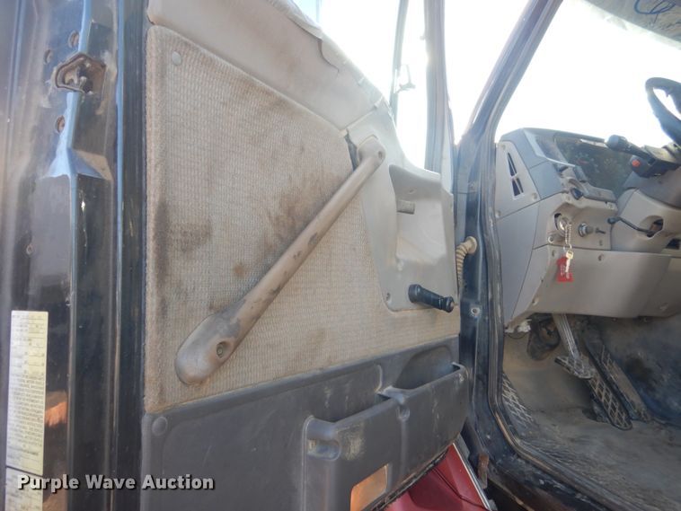 image for item FT9005 1999 Sterling LT9513  dump truck