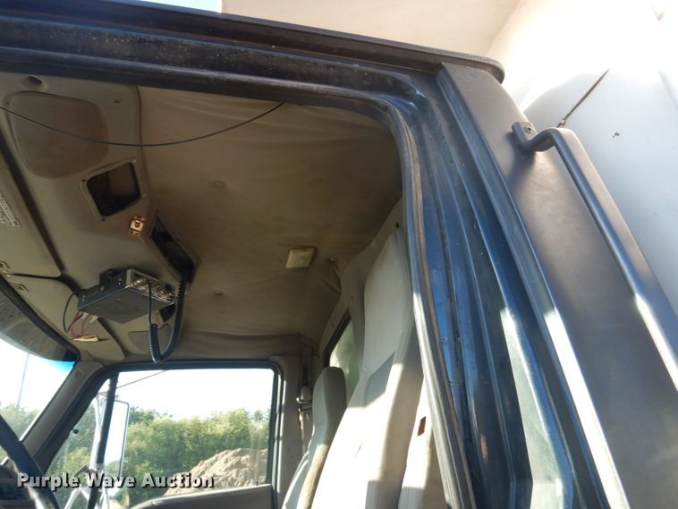 image for item FT9005 1999 Sterling LT9513  dump truck