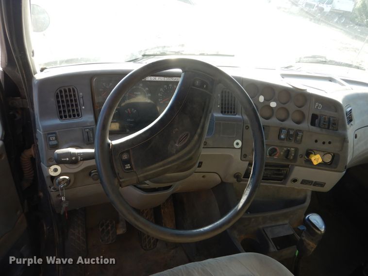 image for item FT9005 1999 Sterling LT9513  dump truck