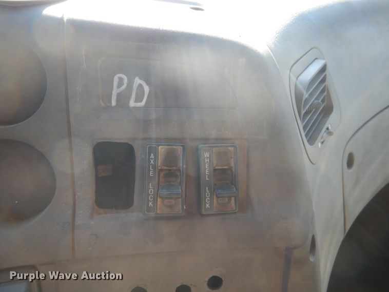 image for item FT9005 1999 Sterling LT9513  dump truck