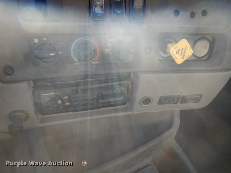 image for item FT9005 1999 Sterling LT9513  dump truck