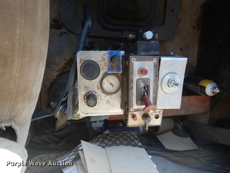 image for item FT9005 1999 Sterling LT9513  dump truck