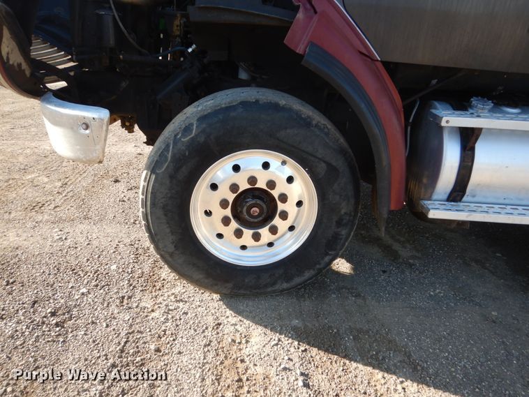 image for item FT9005 1999 Sterling LT9513  dump truck