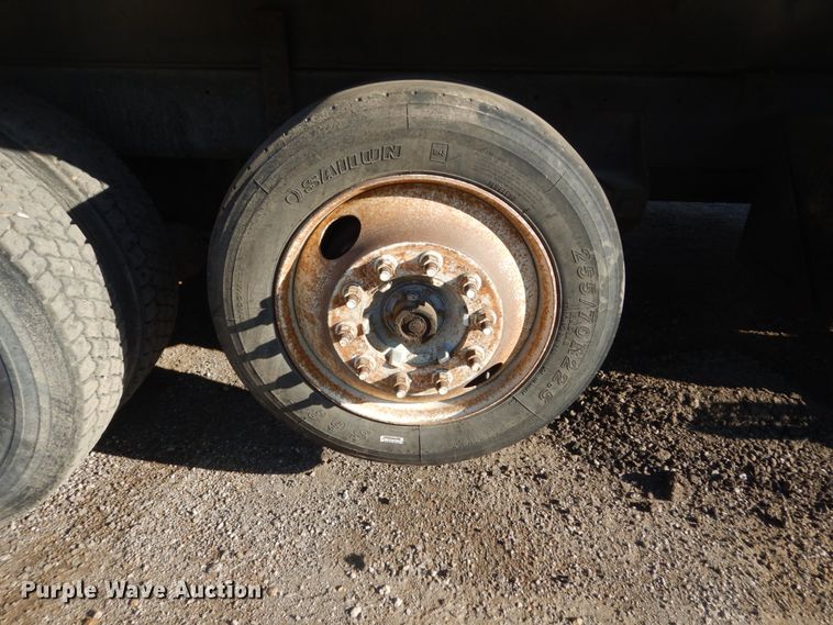 image for item FT9005 1999 Sterling LT9513  dump truck