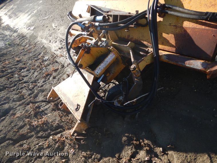 image for item FT9008 MB TKH broom