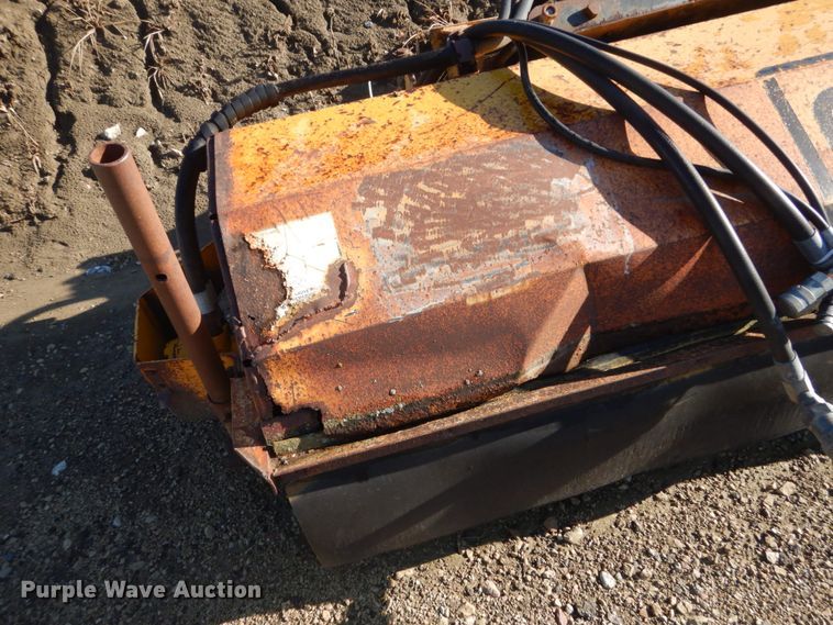 image for item FT9008 MB TKH broom