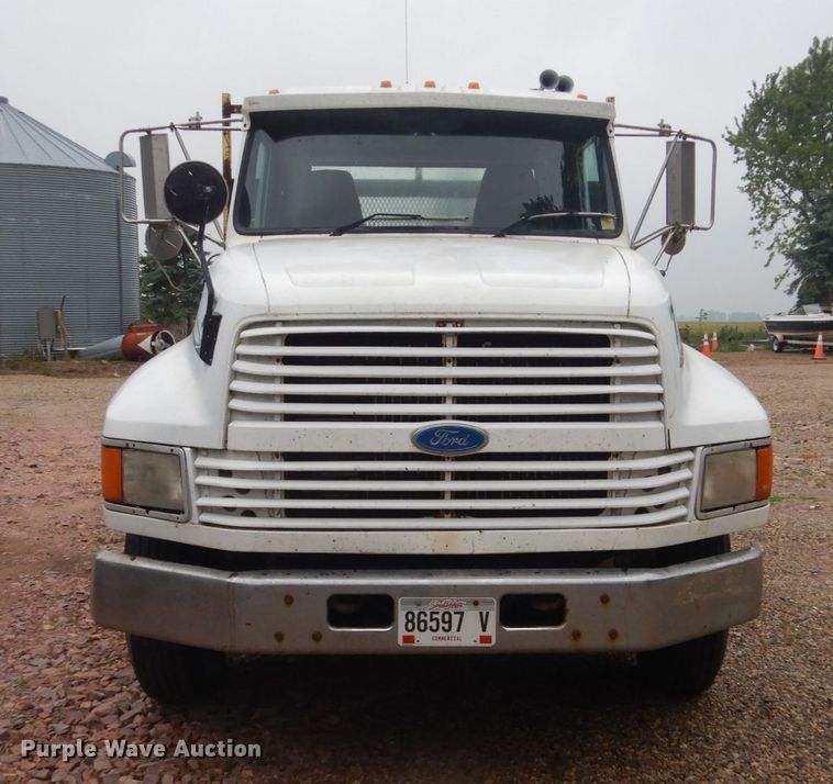 image for item FT9039 1993 Ford LTL9000  dump truck