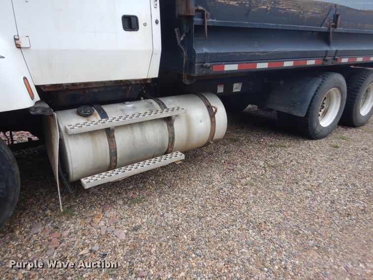 image for item FT9039 1993 Ford LTL9000  dump truck