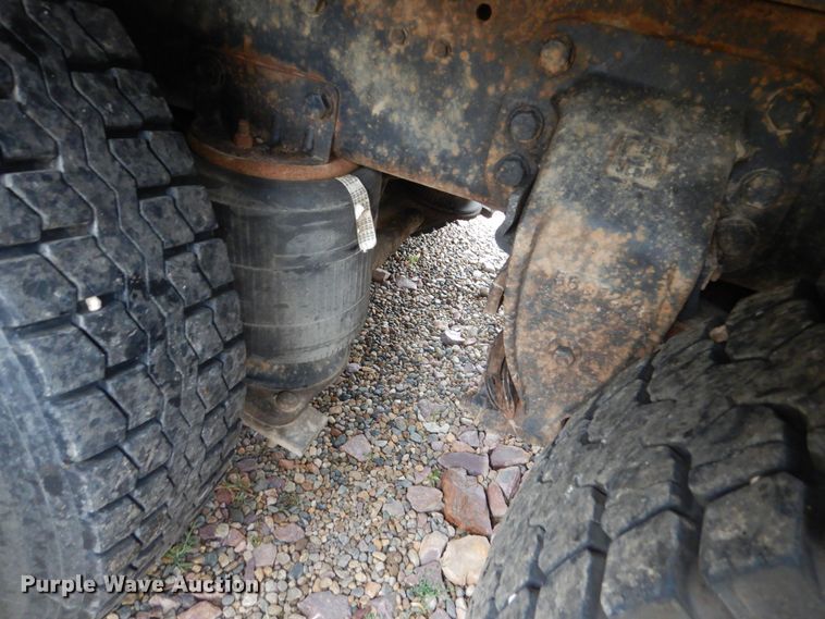 image for item FT9039 1993 Ford LTL9000  dump truck