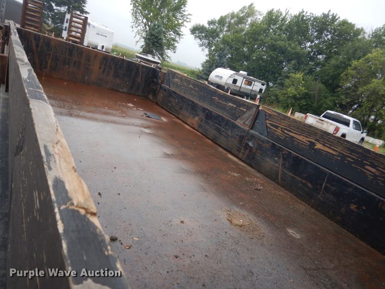 image for item FT9039 1993 Ford LTL9000  dump truck