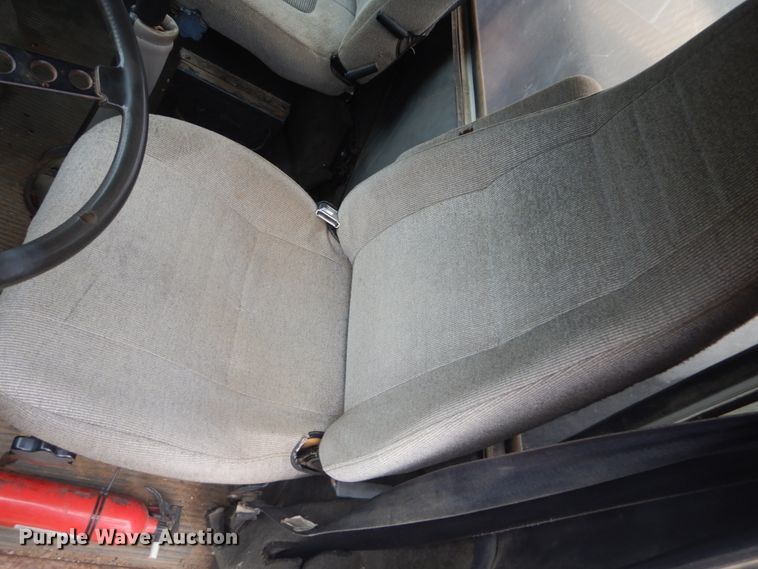 image for item FT9039 1993 Ford LTL9000  dump truck