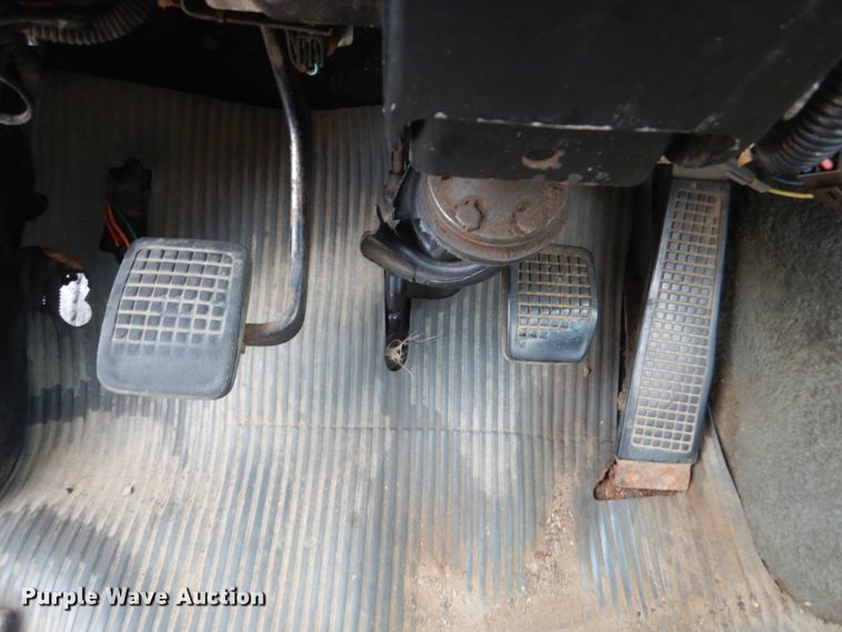 image for item FT9039 1993 Ford LTL9000  dump truck