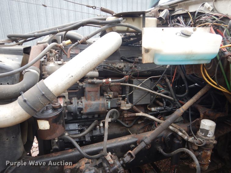 image for item FT9039 1993 Ford LTL9000  dump truck