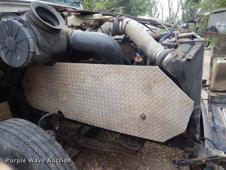 image for item FT9039 1993 Ford LTL9000  dump truck