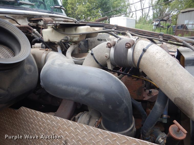 image for item FT9039 1993 Ford LTL9000  dump truck