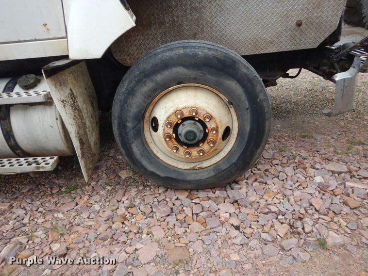 image for item FT9039 1993 Ford LTL9000  dump truck