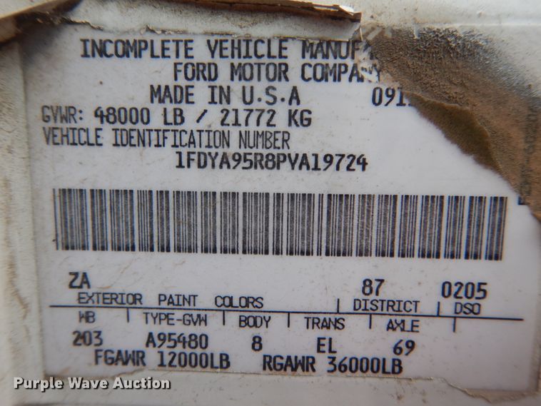 image for item FT9039 1993 Ford LTL9000  dump truck