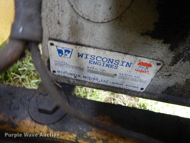 image for item FT9041 1976 New Holland L775  skid steer loader