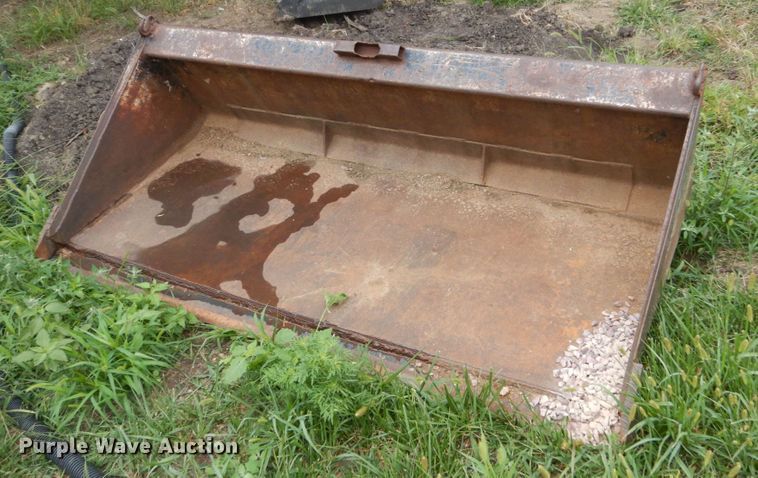 image for item FT9041 1976 New Holland L775  skid steer loader