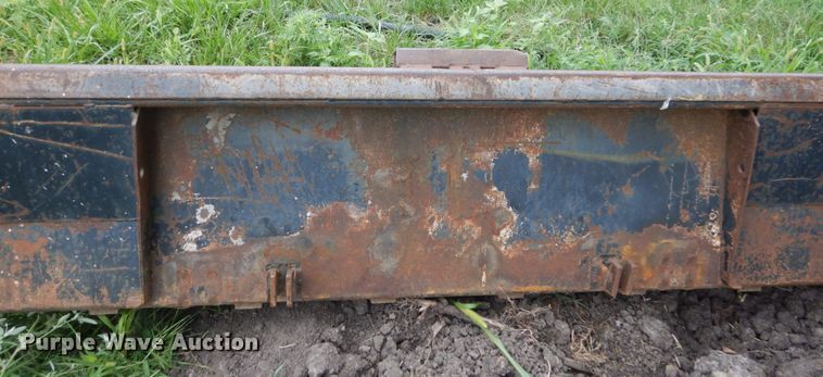 image for item FT9041 1976 New Holland L775  skid steer loader