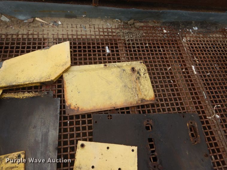 image for item FT9043 1978 New Holland L425  skid steer loader