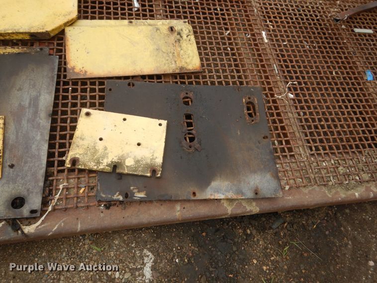 image for item FT9043 1978 New Holland L425  skid steer loader