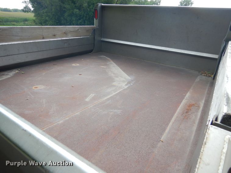 image for item FT9125 2006 Ford F450 Super Duty  dump truck