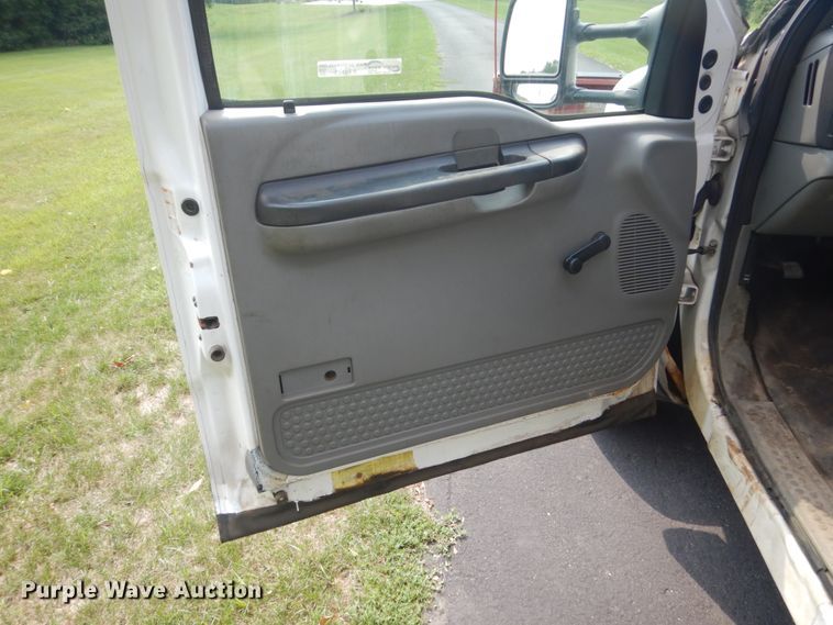 image for item FT9125 2006 Ford F450 Super Duty  dump truck