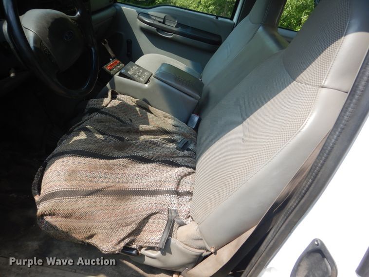 image for item FT9125 2006 Ford F450 Super Duty  dump truck