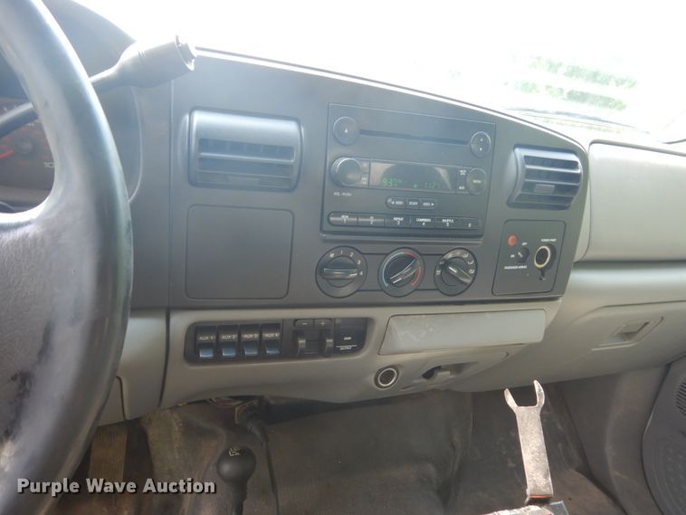 image for item FT9125 2006 Ford F450 Super Duty  dump truck