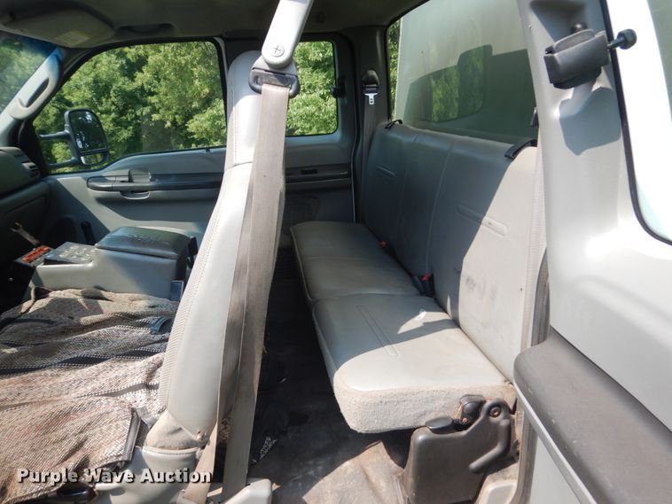 image for item FT9125 2006 Ford F450 Super Duty  dump truck